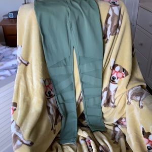 Girls luelulemon taiga pants